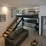 Casa De Castro - *
