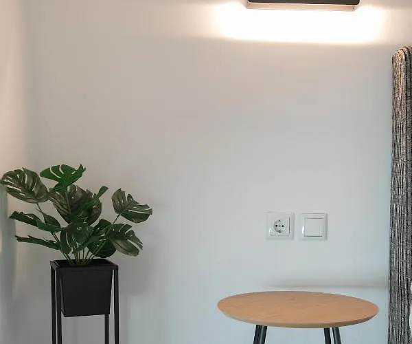 Casa De Castro - *